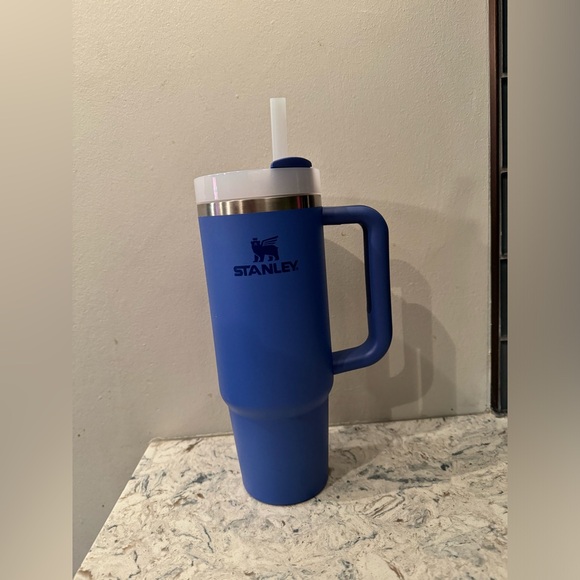 Stanley cup 30oz - Picture 1 of 2